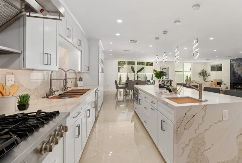 Luxury kitchen craftsmanship and finishes
